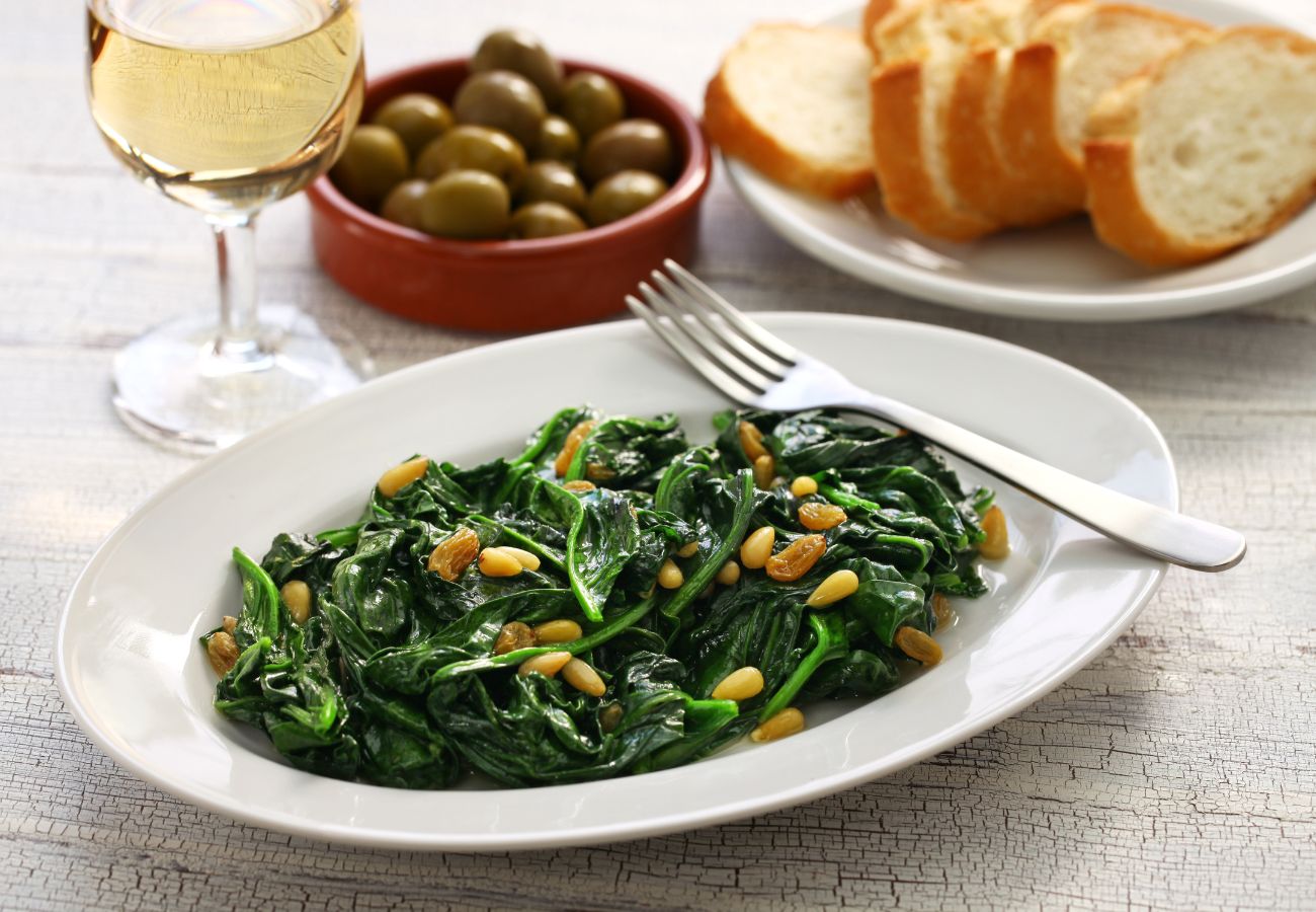Espinacs a la catalana, la recepta perfecta per menjar de forma saludable